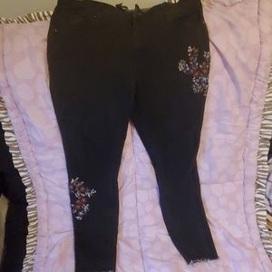 Size 14 Mossimo skinny Jean's w. Embroidery